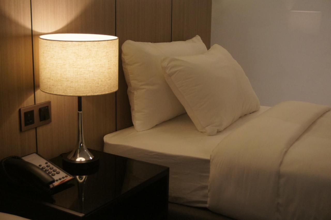 The Maximilian Hotel Cauayan City  Luaran gambar